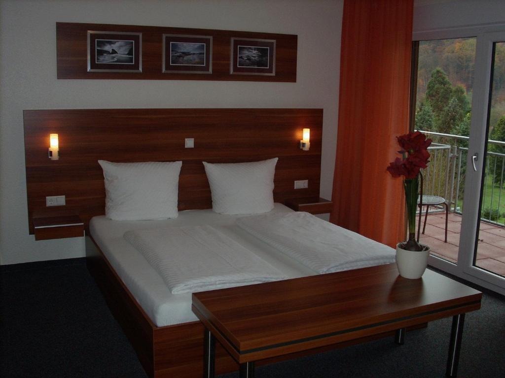 Hotel Zum Neckartal ไฮเดลเบิร์ก ภายนอก รูปภาพ